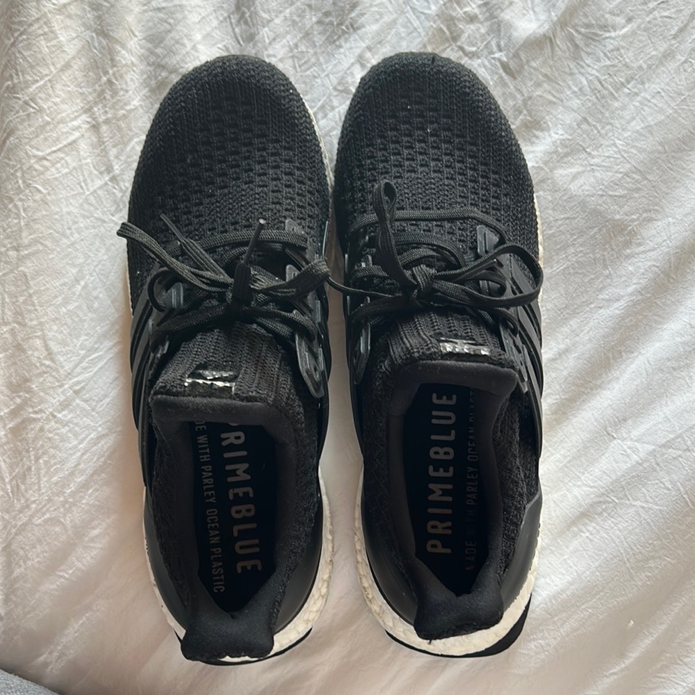 Lightly worn Adidas ultraboosts